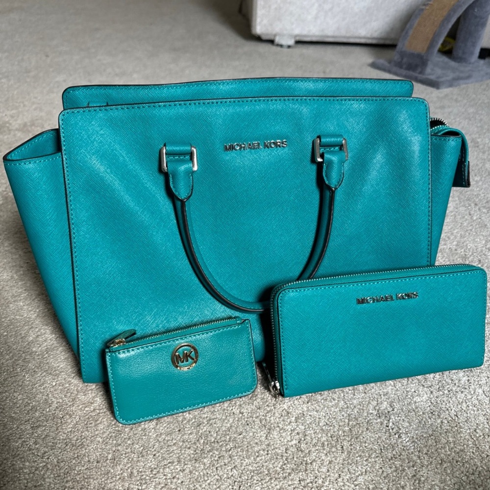 michael kors purse, wallet, and coin purse